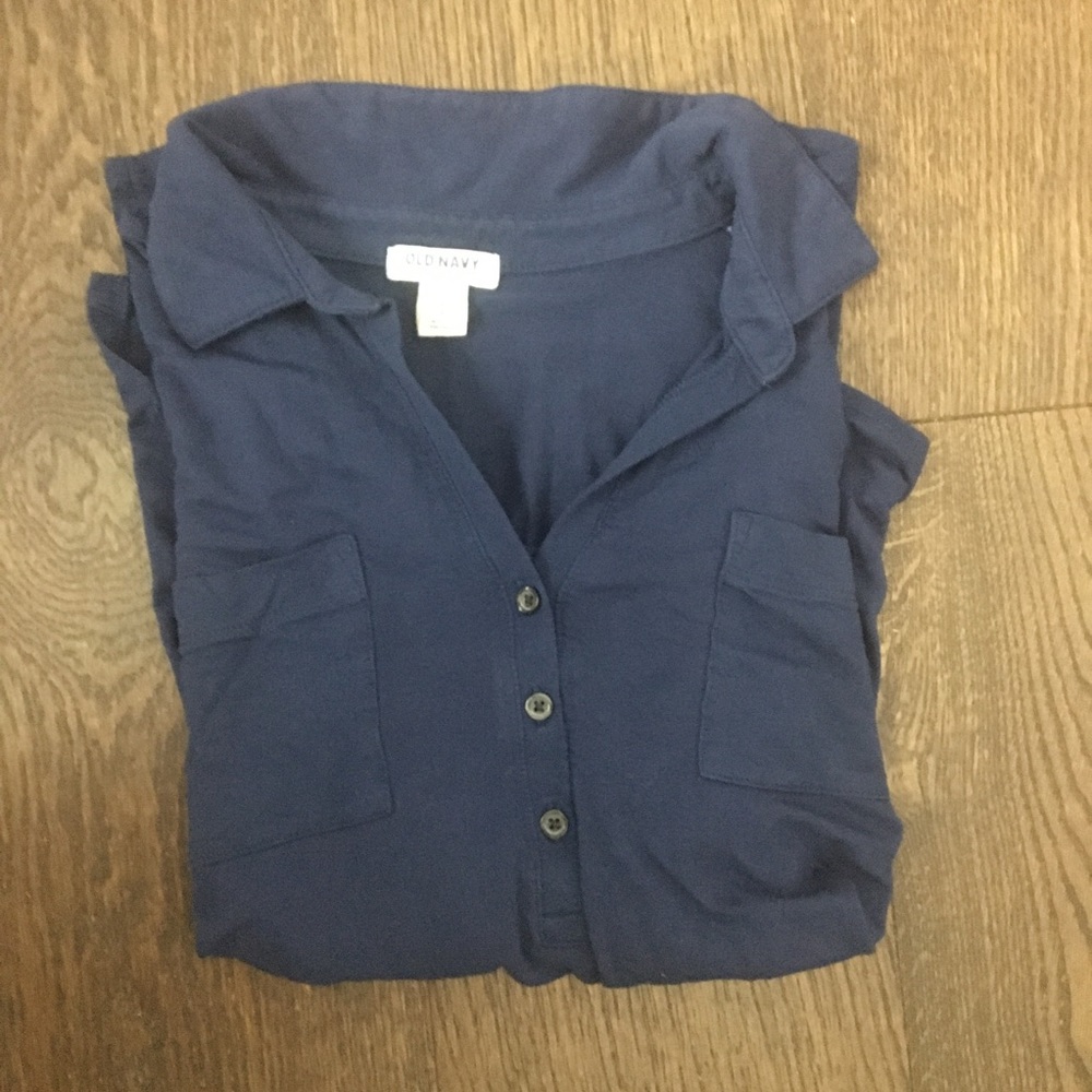 🌼 3/$6 Navy Button Up